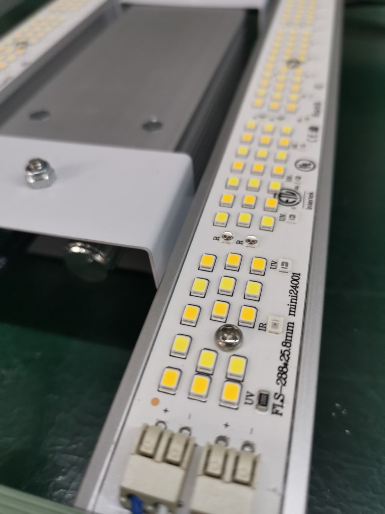 GoldenBuds 120W Spider LED Grow Light - LED Detail